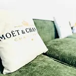 Mola Apartments-ruhrnahes Mit Balkon & Parkplatz Im Herzen Von Schwerte-4p Apartmán *
